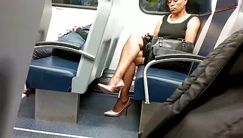 Euro chick juega con su coño