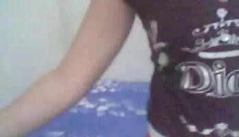 Policía se folla a Lucia en su culo apretado