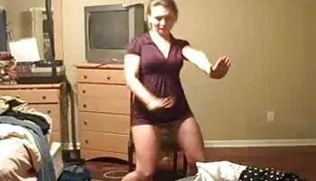 Cum For Cover Ella recibe el semen de cinco pollas duras por toda su cara