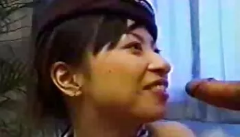 Linda puta obtiene su culo golpeado