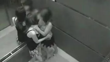 Lindo 18yo digitación su culo crack